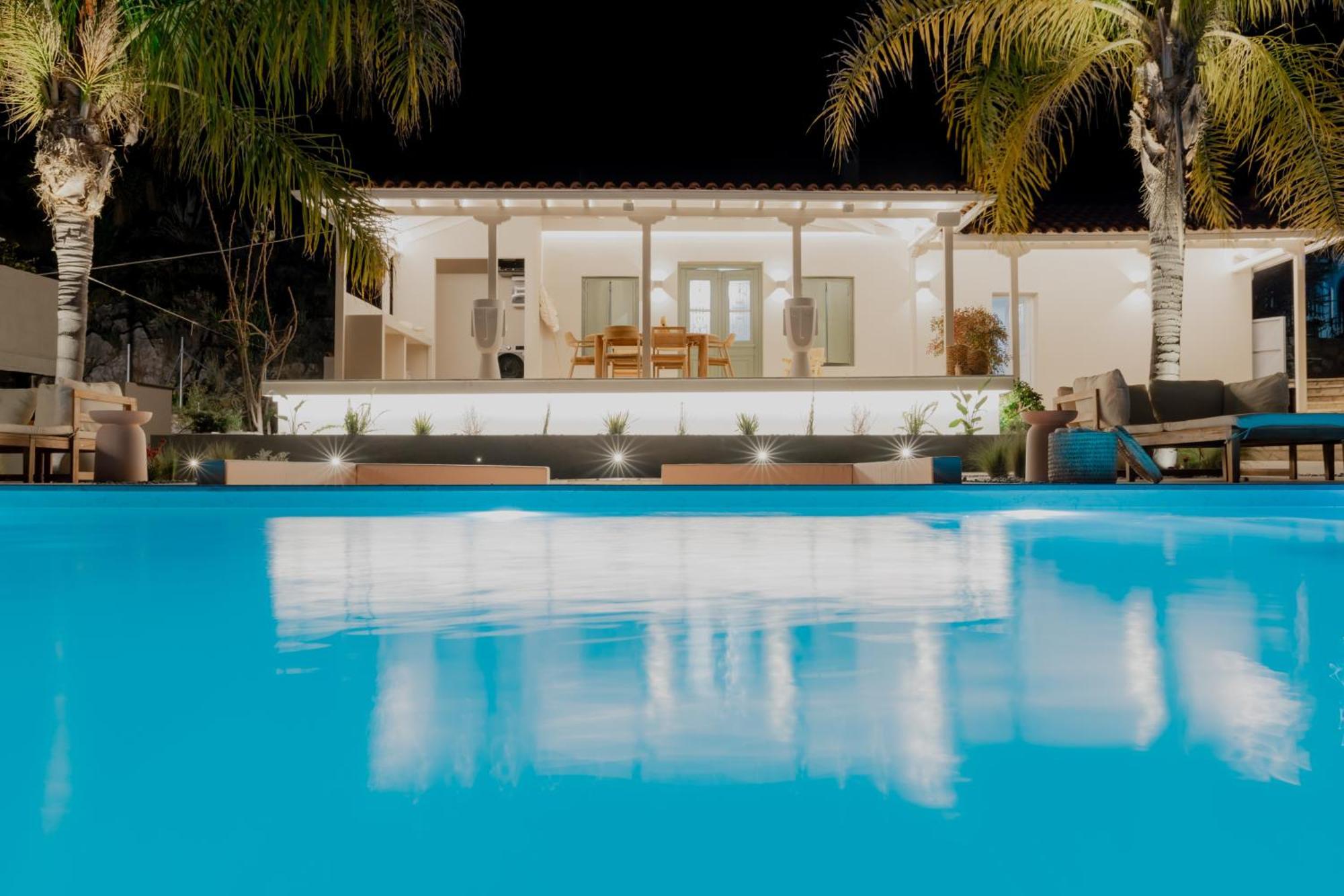Nafplio Blue Topaz Poolside Villa Екстериор снимка